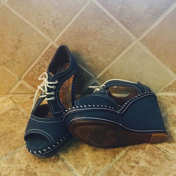 Gianni Bini Wedges. - Picture 2 of 2